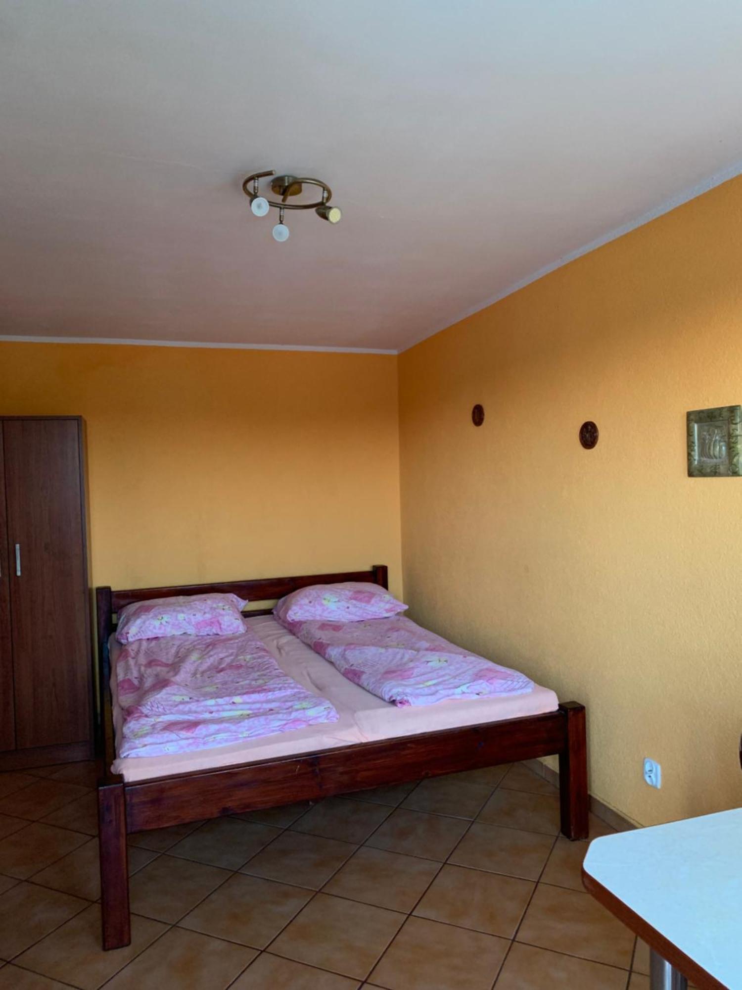 Apartamenty I Pokoje Z Widokiem Na Jezioro Wielewskie Exterior foto